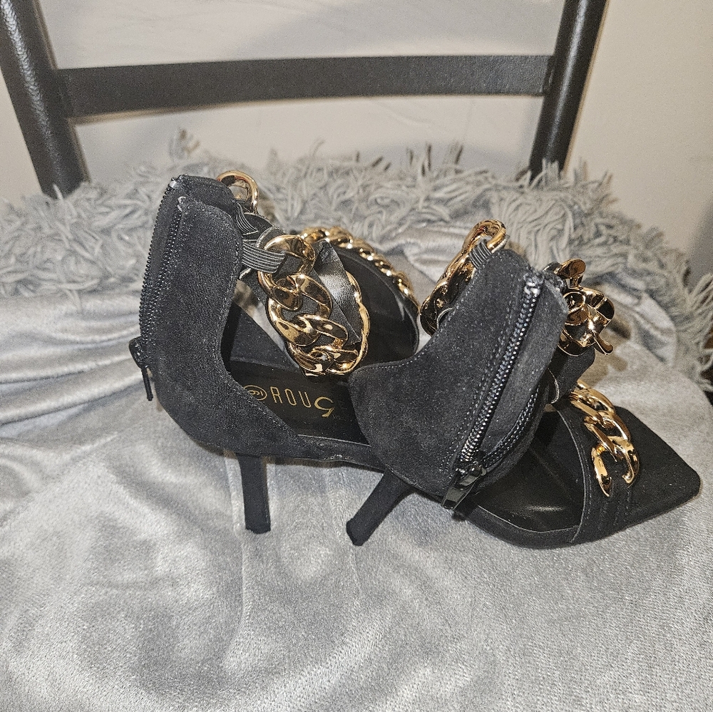 Heels - Picture 2 of 4